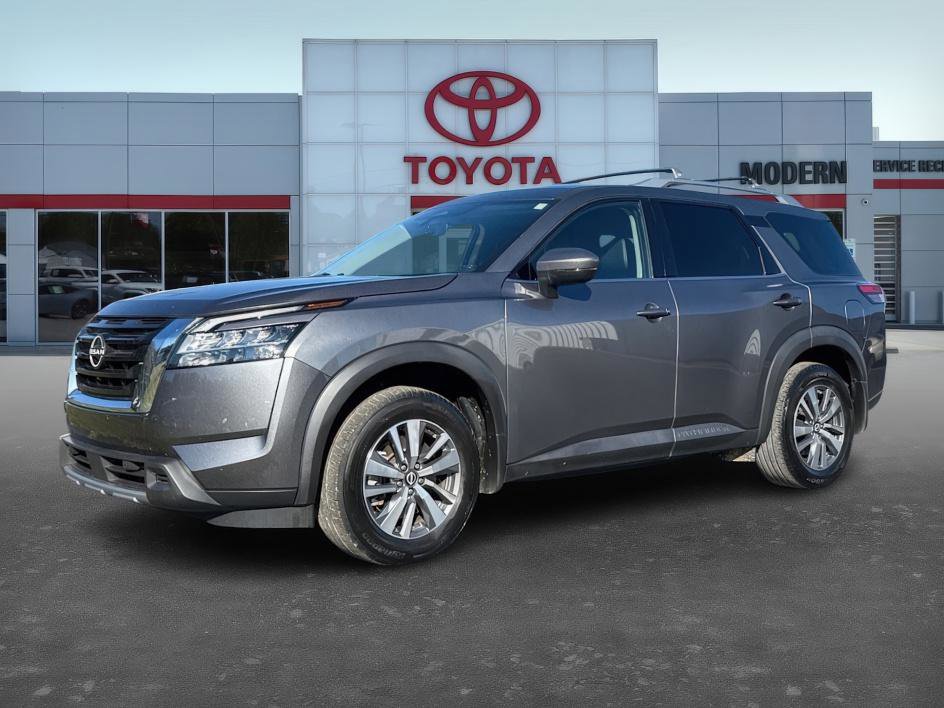 Used 2023 Nissan Pathfinder SL