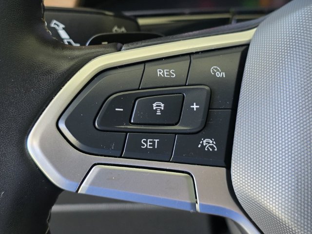 Used 2024 Volkswagen Atlas SE FWD image 30