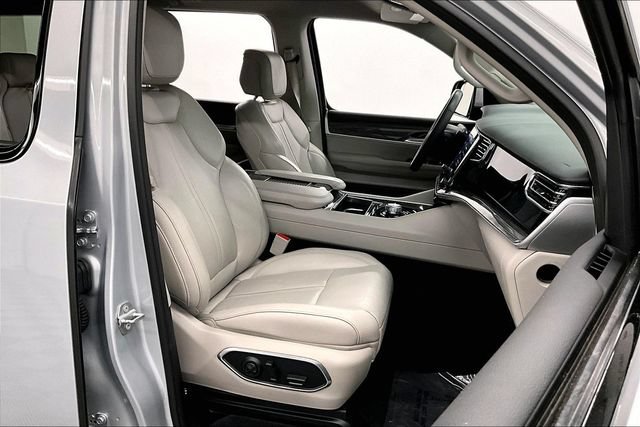 Used 2022 Jeep Wagoneer Series II AWD/4WD image 8