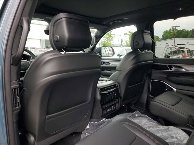 New 2026 Jeep Grand Wagoneer L Limited AWD/4WD image 12