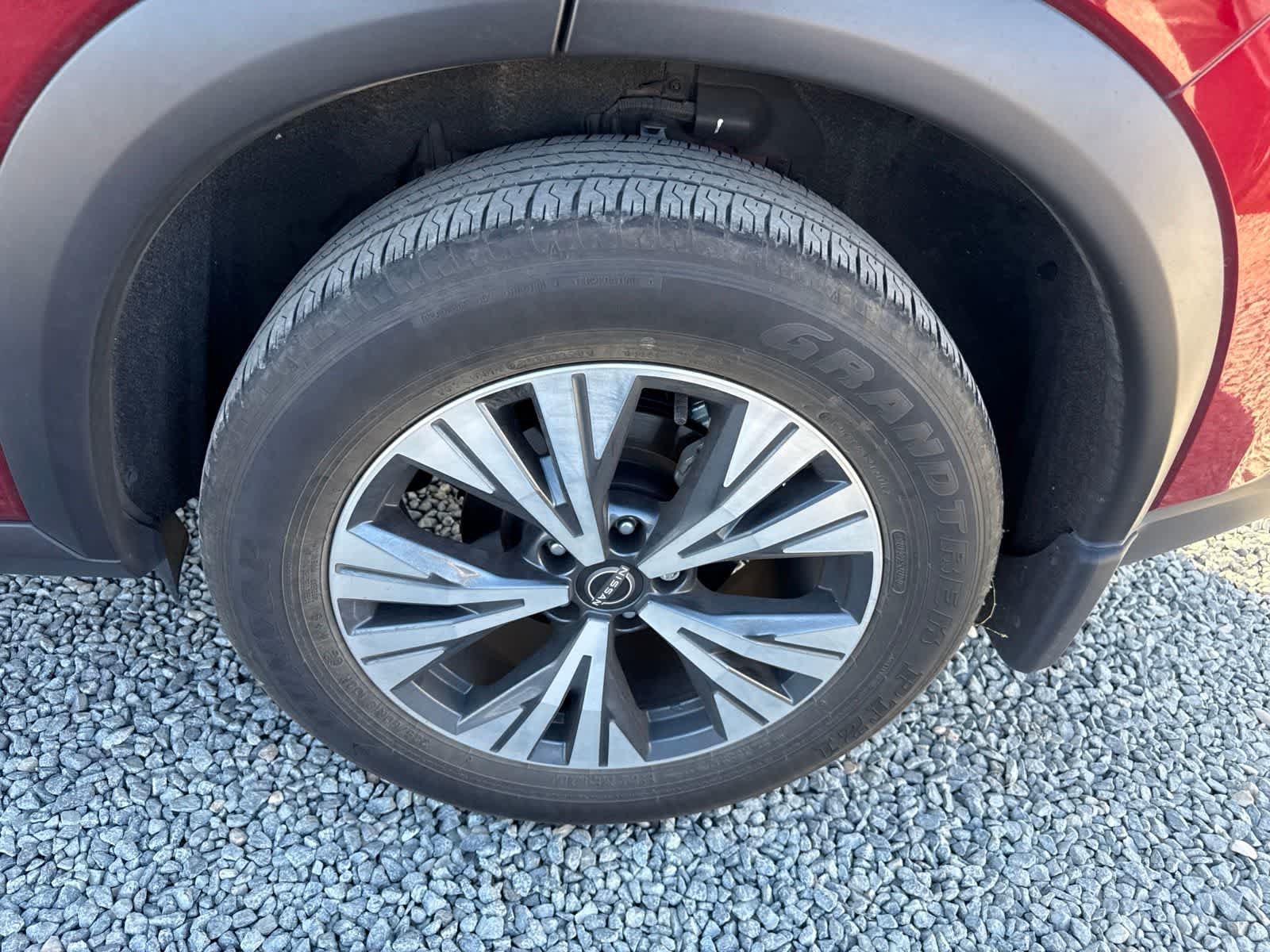 Used 2023 Nissan Rogue SV FWD image 10