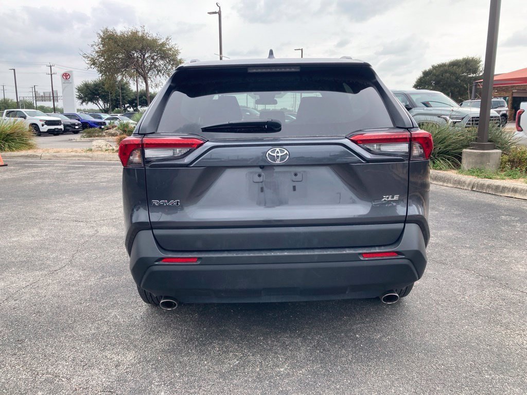 Used 2025 Toyota RAV4 XLE FWD image 6