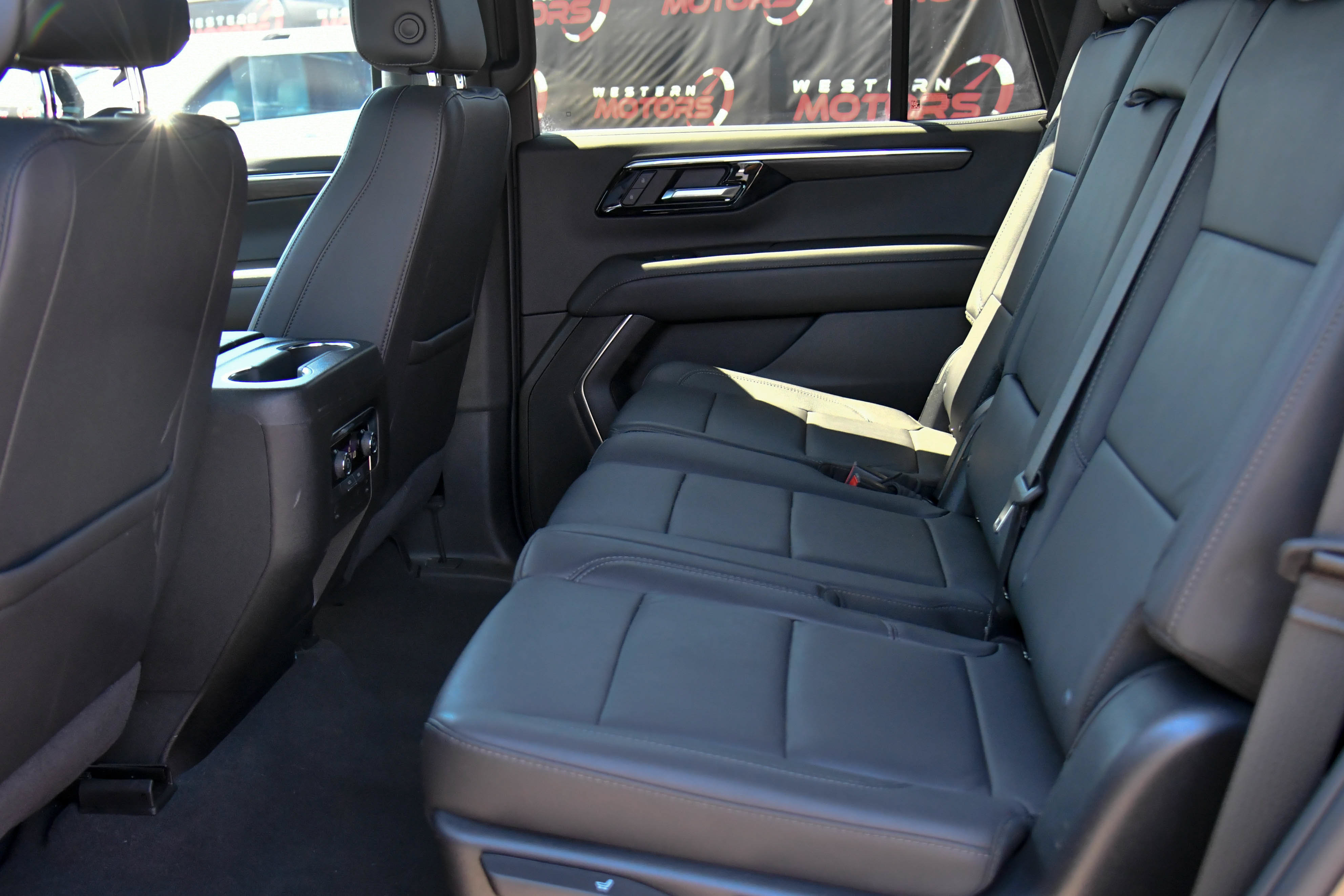 Used 2025 Chevrolet Tahoe LT AWD/4WD image 47