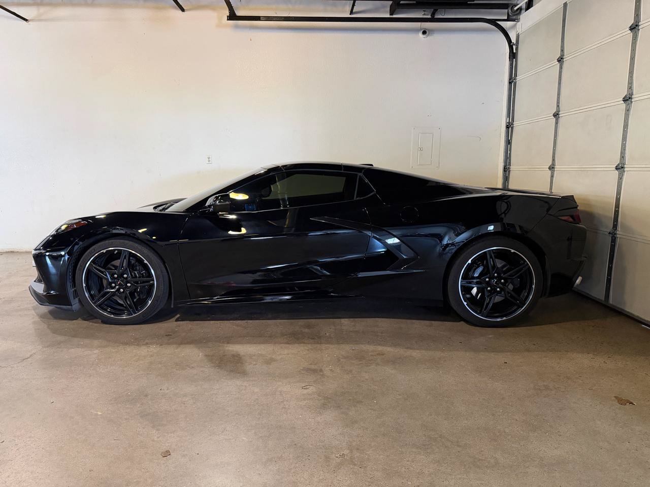Used 2022 Chevrolet Corvette Stingray Convertible w/ Battery Protection Package RWD image 2