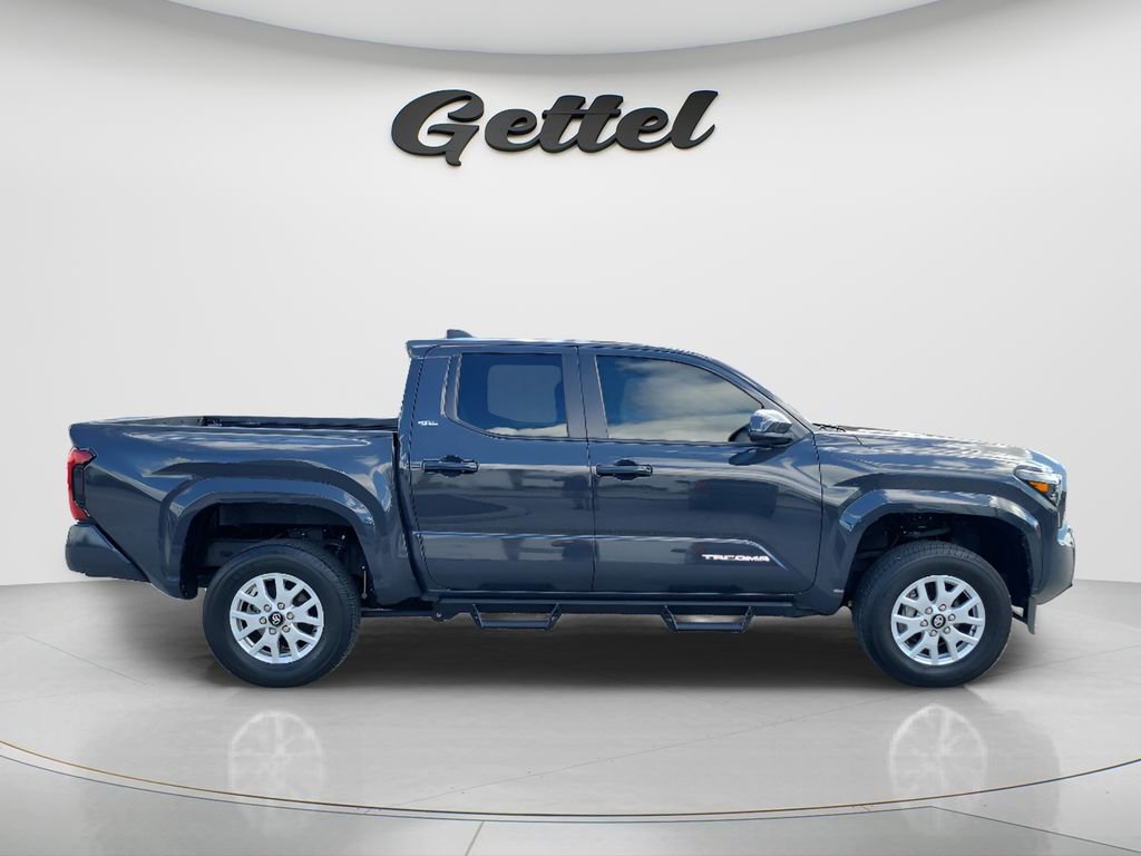 Certified 2024 Toyota Tacoma SR5 AWD/4WD image 3