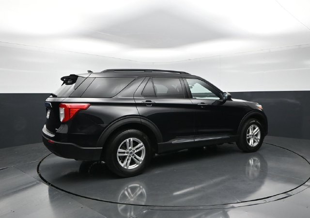 Used 2020 Ford Explorer XLT w/ Comfort Package AWD/4WD image 7