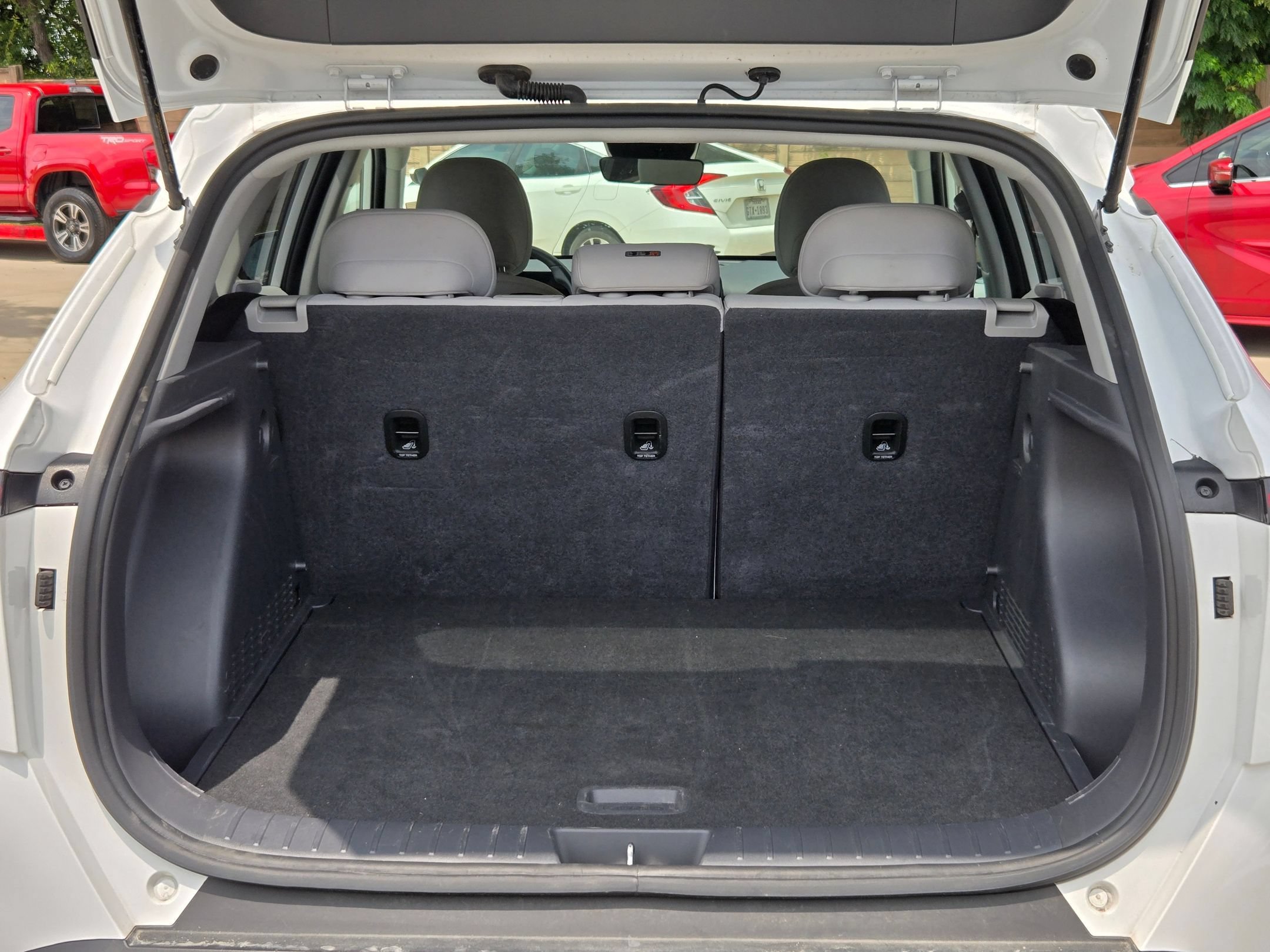 Used 2025 Hyundai Kona SEL FWD image 24