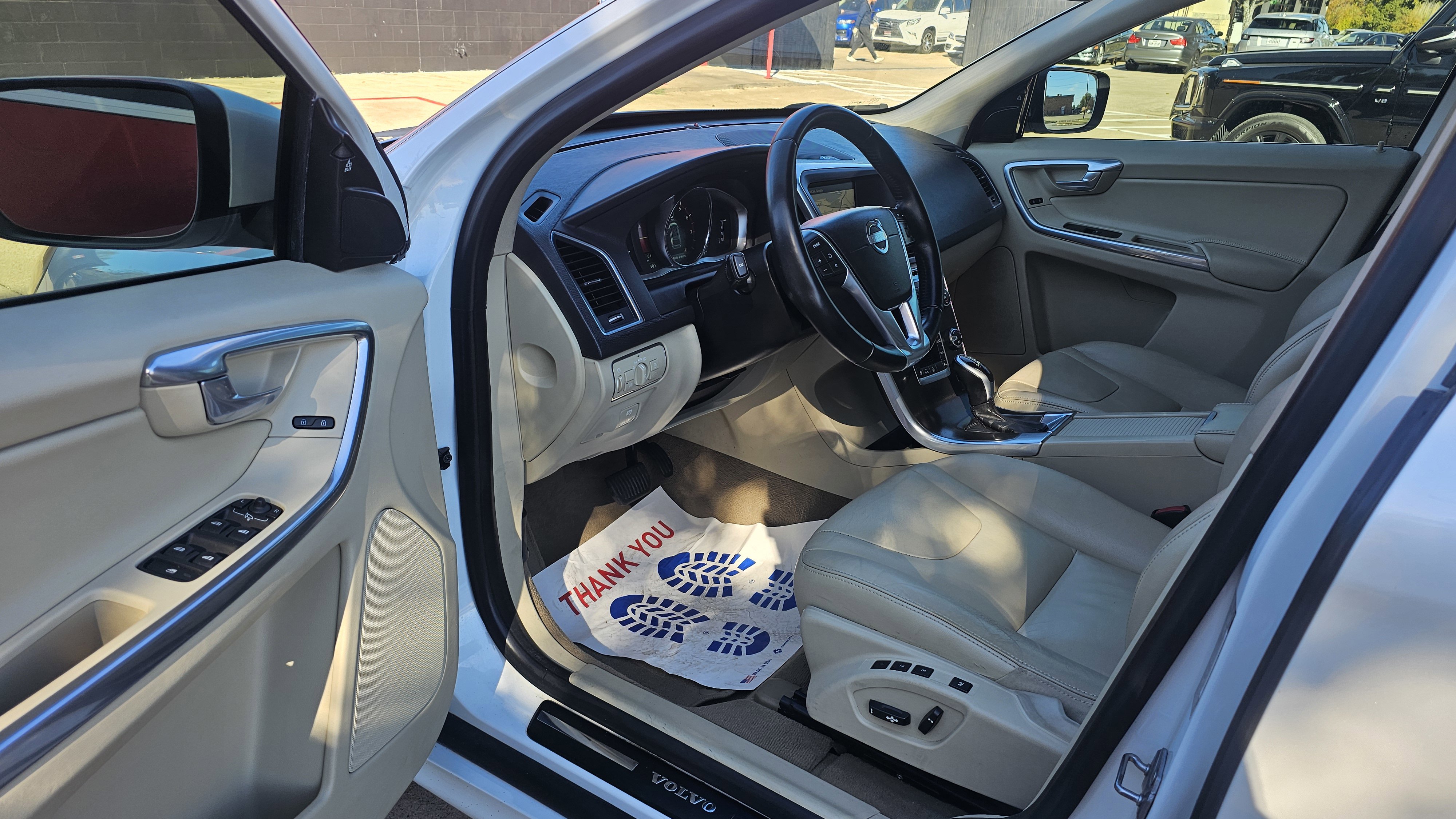 Used 2015 Volvo XC60 T5 Platinum image 24