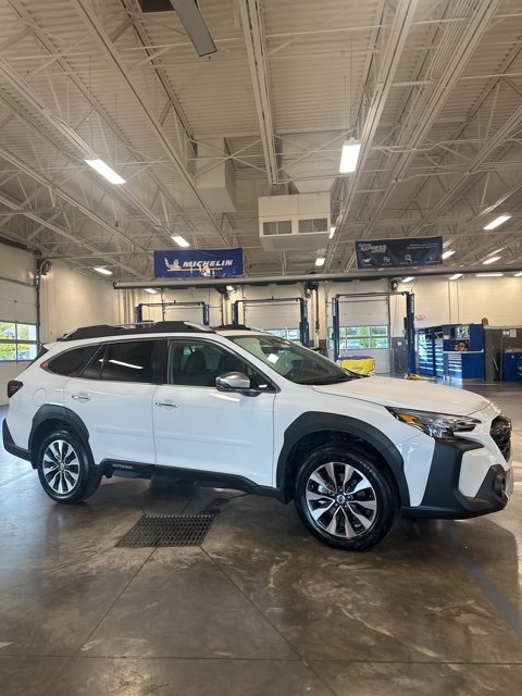 New 2025 Subaru Outback Touring w/ Popular Package #2 image 4