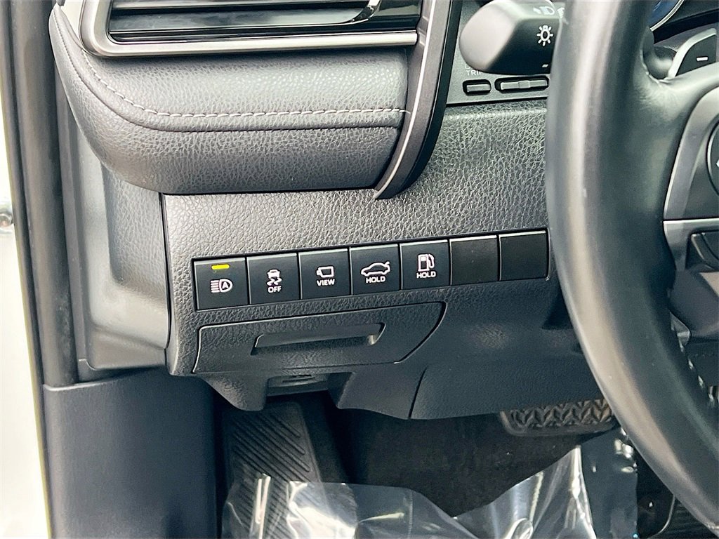 Used 2020 Toyota Camry XSE image 10