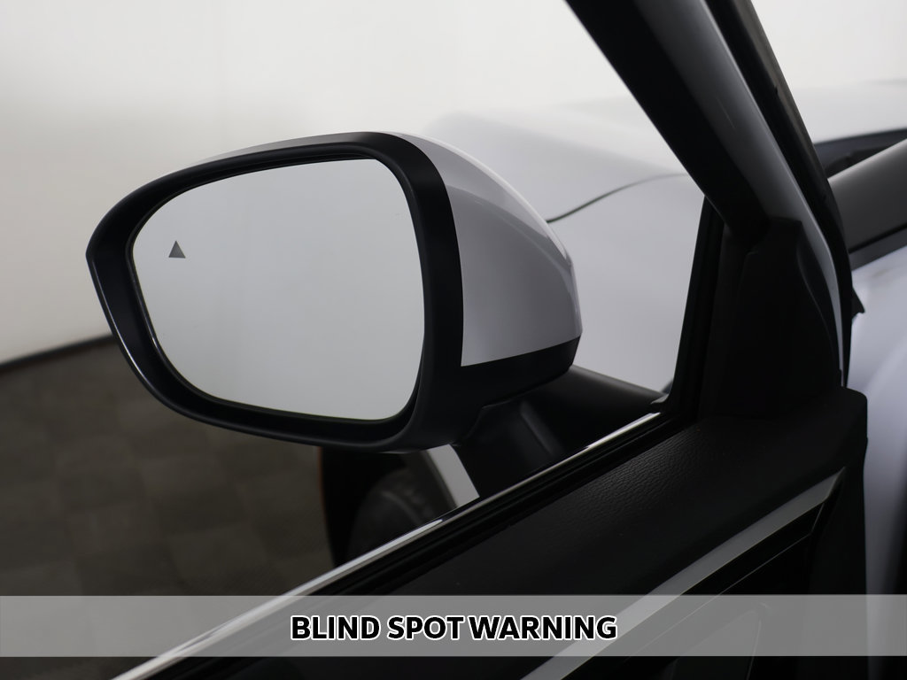 Used 2024 Mitsubishi Outlander ES AWD/4WD image 3