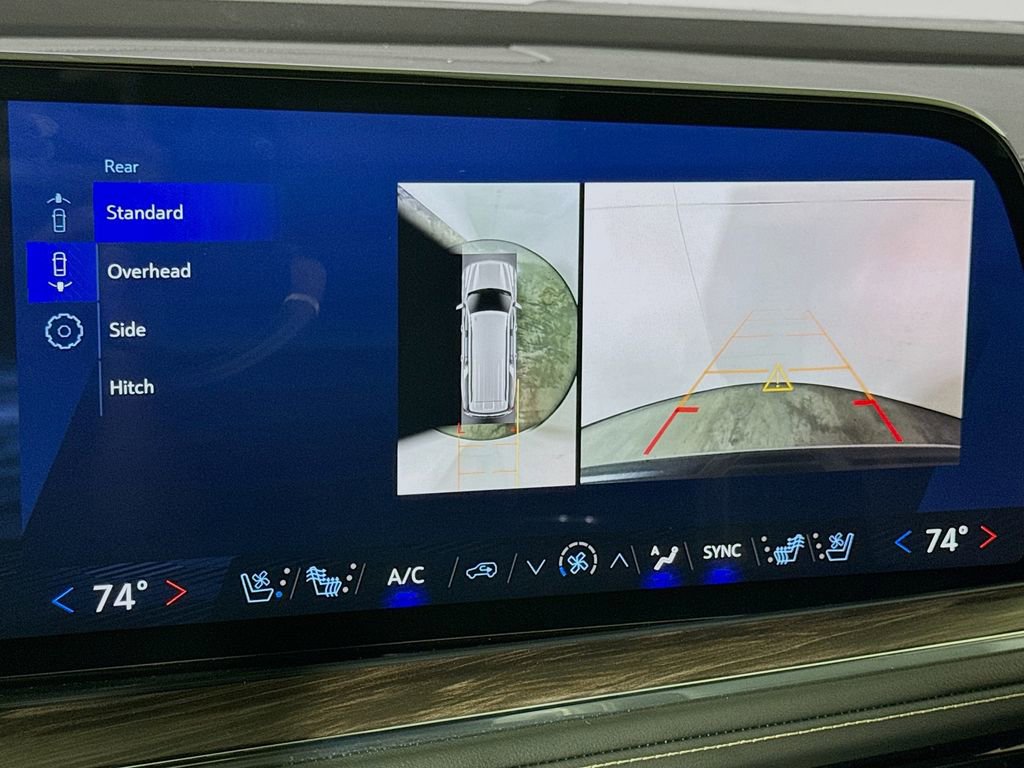 Certified 2025 Chevrolet Suburban Premier image 12