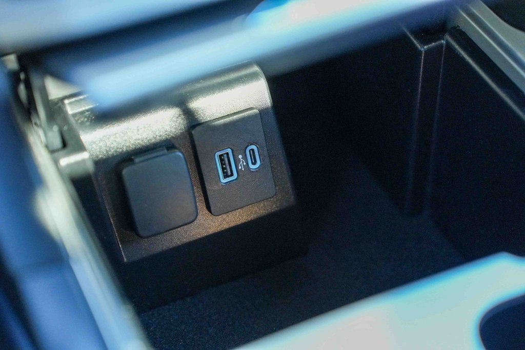 Used 2023 Ford Explorer XLT w/ Class IV Trailer Tow Package image 38