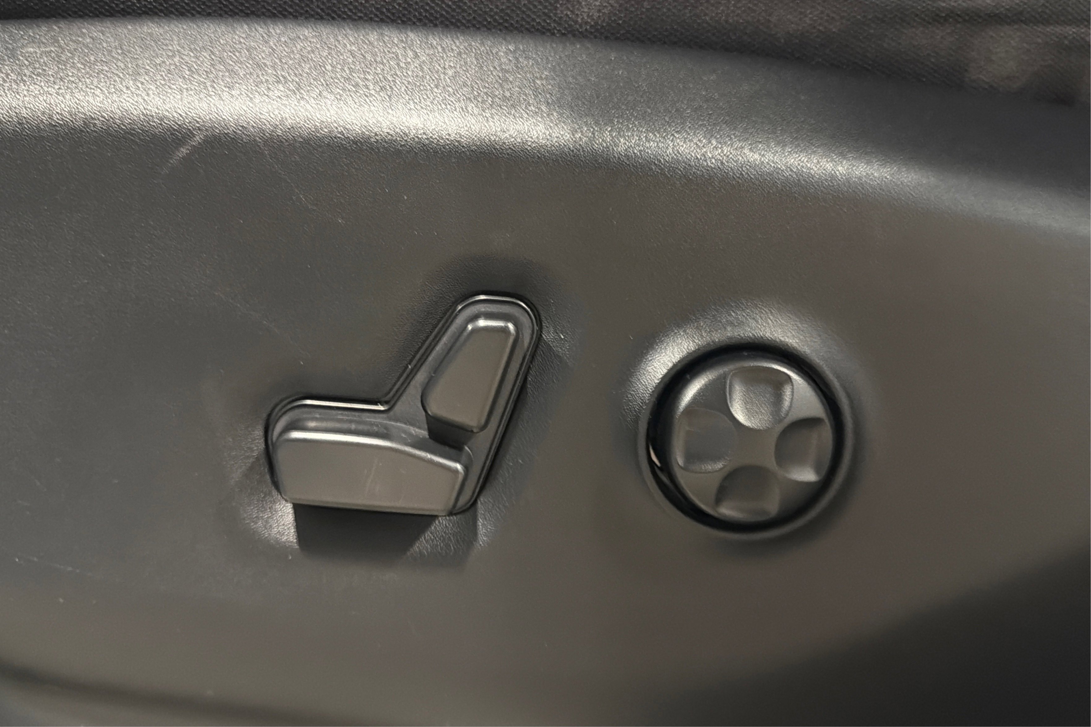 Used 2023 Chrysler Voyager LX FWD image 18