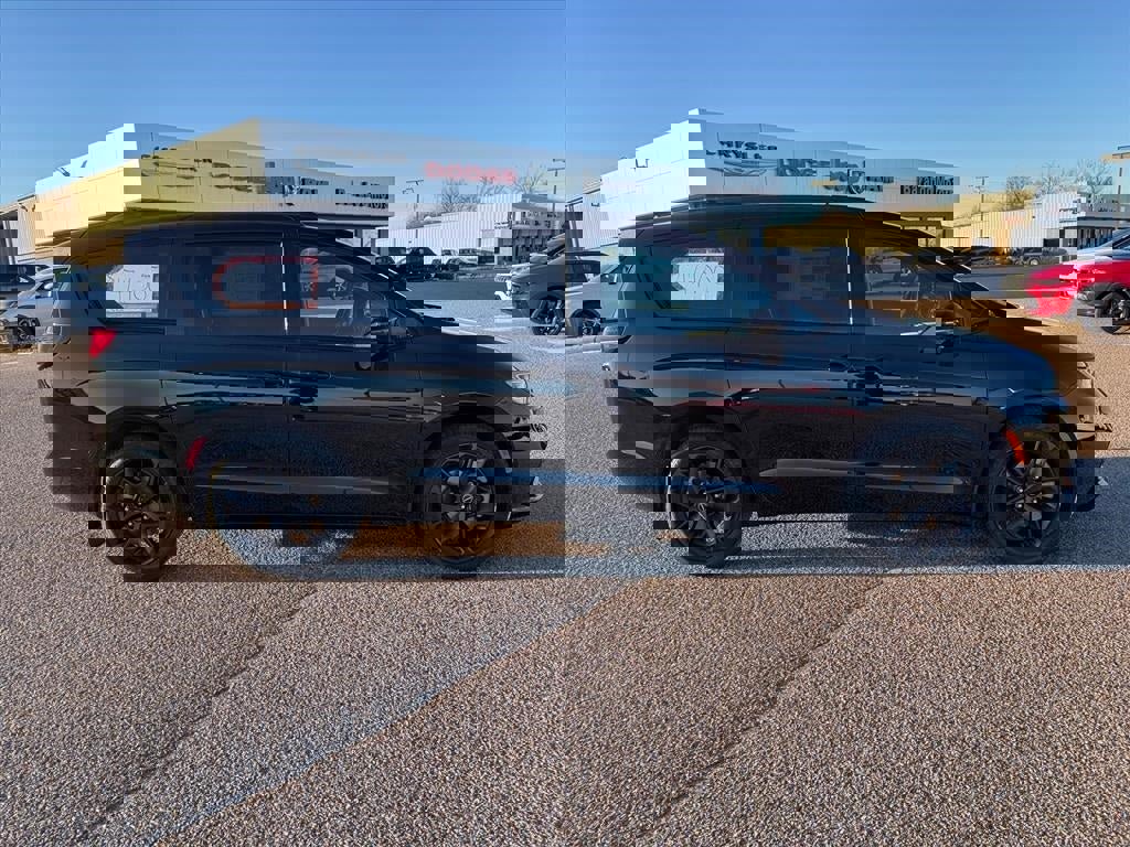 New 2026 Chrysler Pacifica Select w/ S Appearance Package image 2