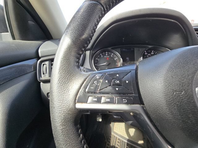 Used 2019 Nissan Rogue S w/ Special Edition Package FWD image 11
