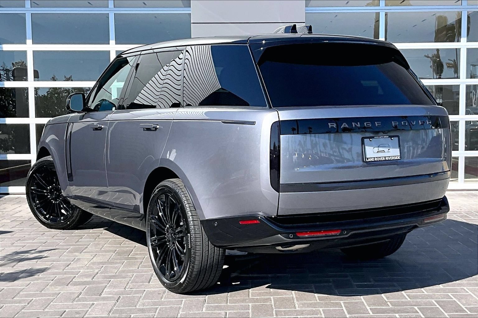 New 2026 Land Rover Range Rover SE AWD/4WD image 3