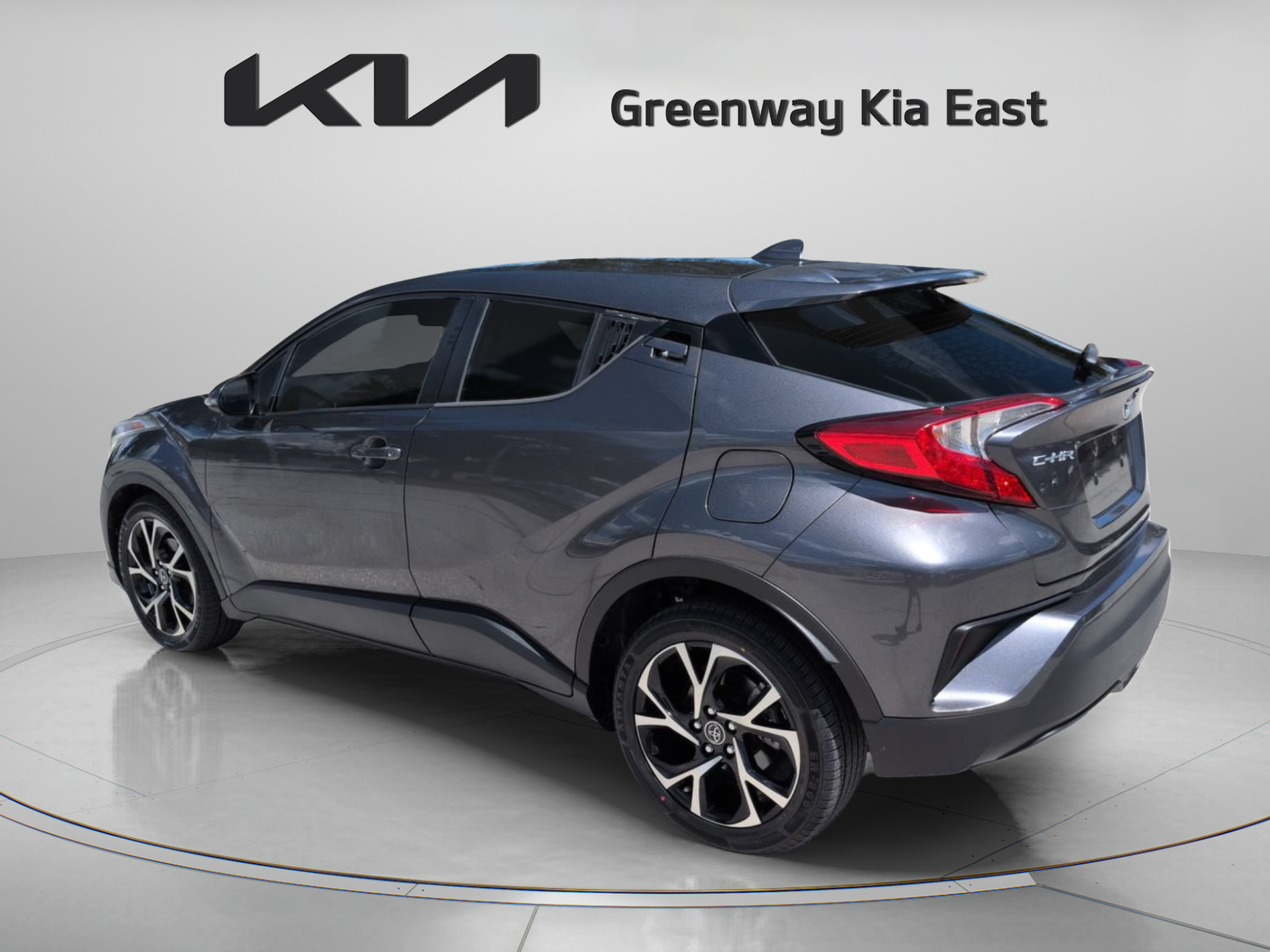 Used 2019 Toyota C-HR XLE FWD image 7