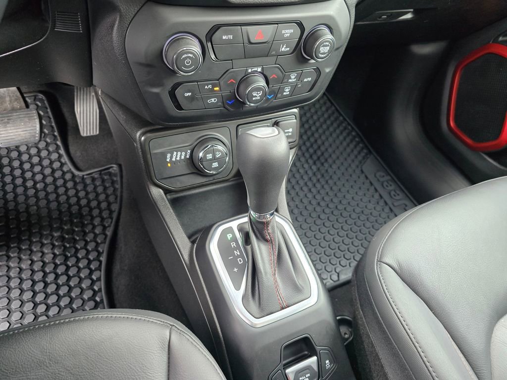 Used 2023 Jeep Renegade Trailhawk w/ Sun/Sound Group AWD/4WD image 26