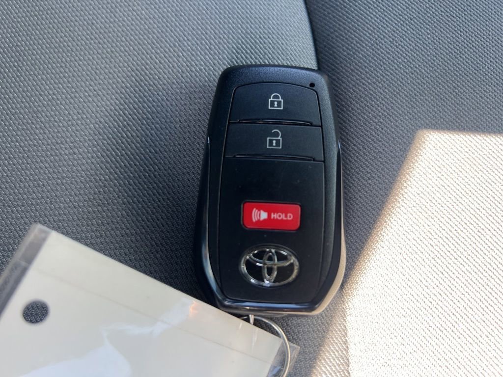 Used 2025 Toyota Tacoma SR5 AWD/4WD image 24