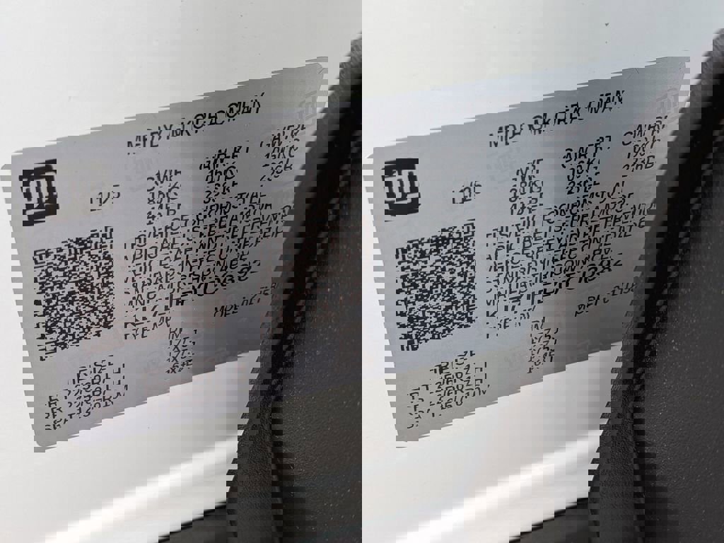 New 2026 Chevrolet Trax LT w/ Sunroof Package FWD image 28