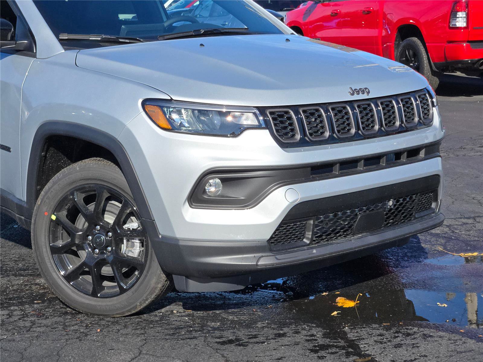 New 2026 Jeep Compass Latitude image 2