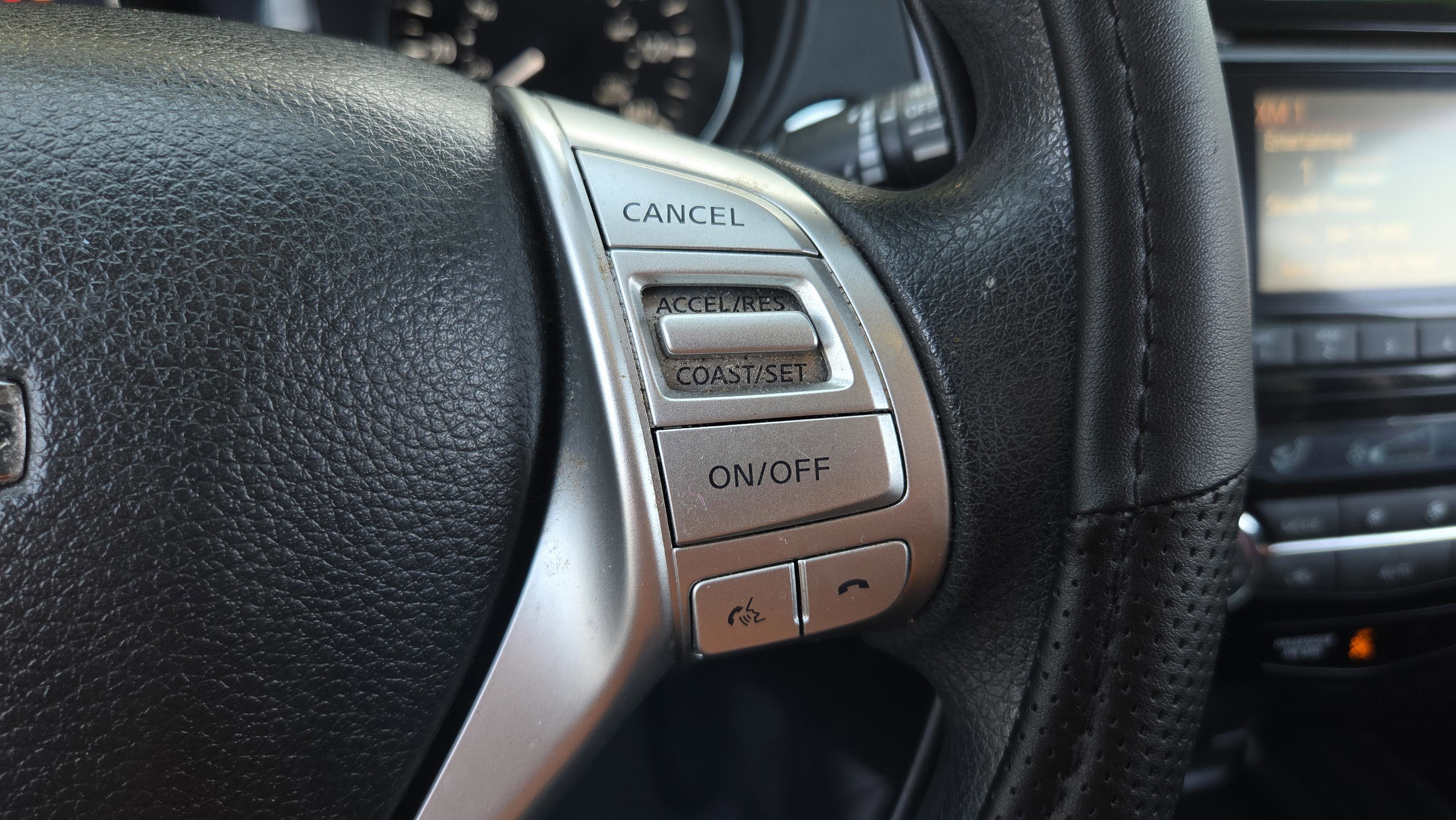 Used 2015 Nissan Rogue SV image 30