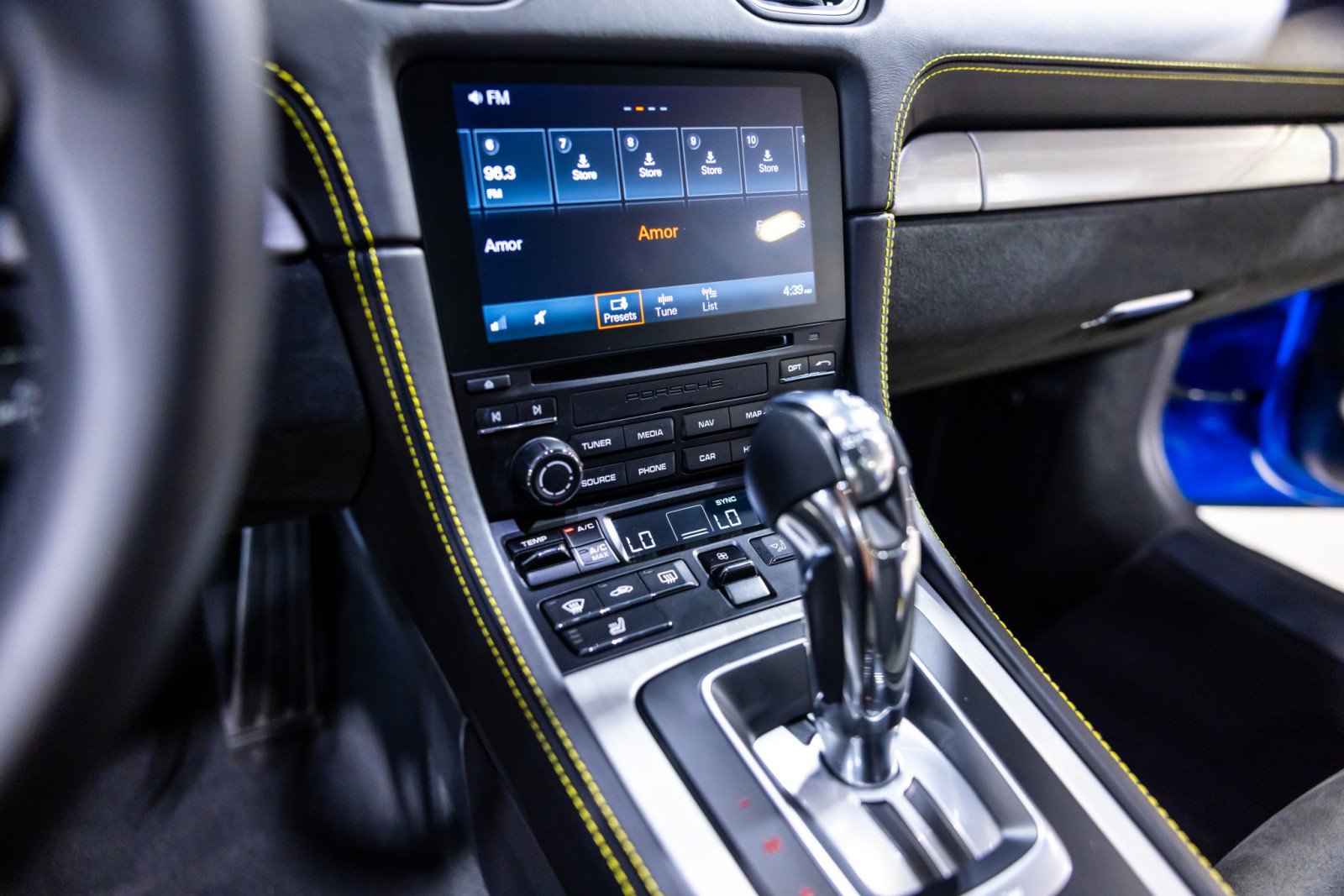 Used 2022 Porsche 718 Cayman GT4 RWD image 40