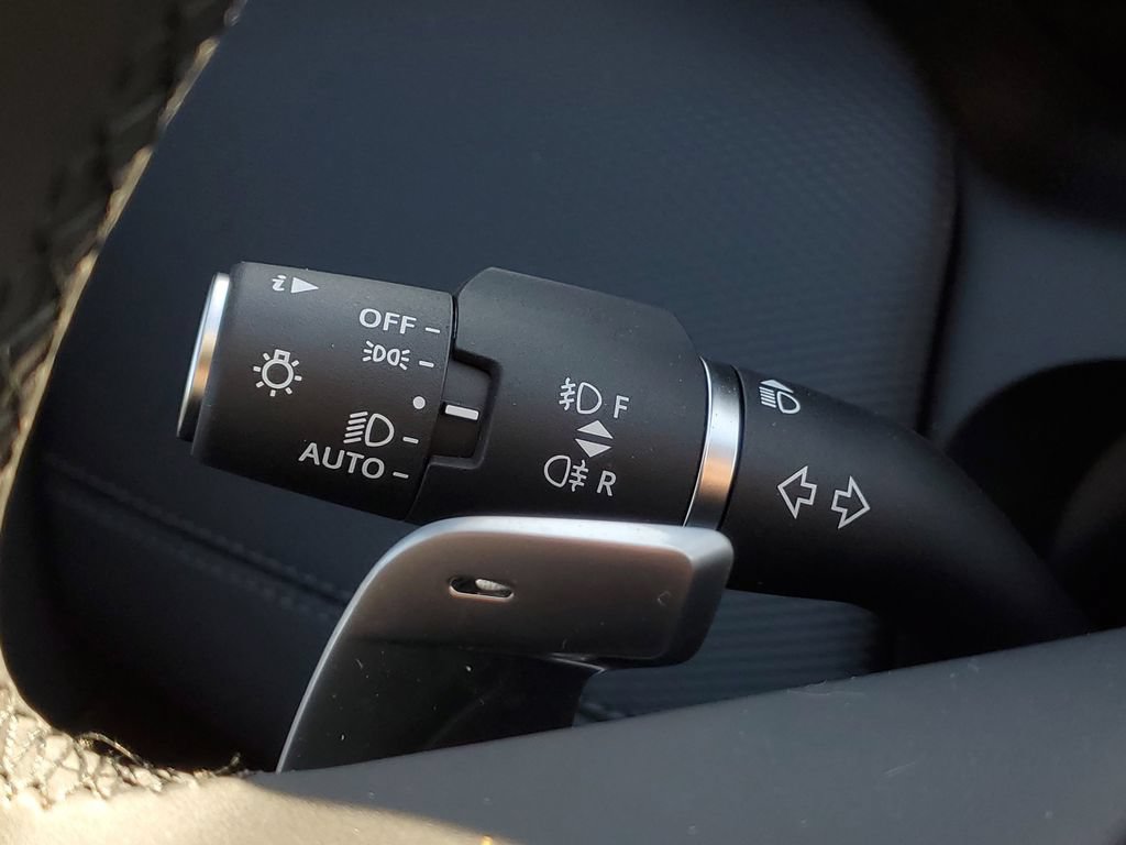 Used 2026 Land Rover Discovery Sport Landmark AWD/4WD image 16