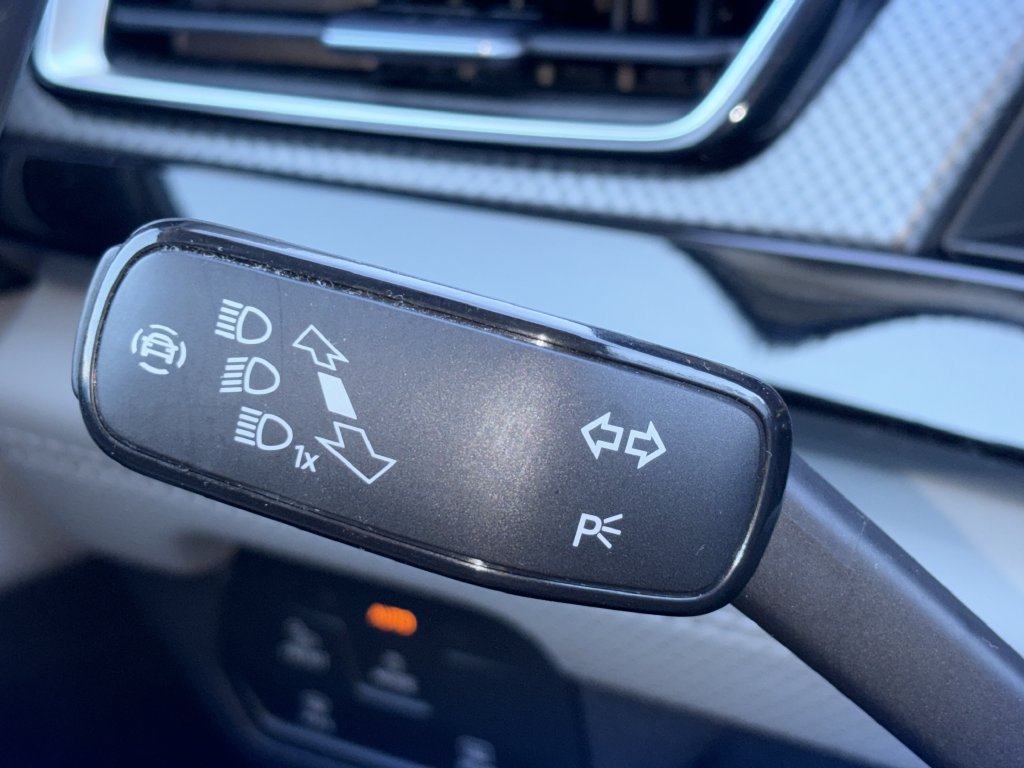Certified 2025 Volkswagen Atlas Peak Edition SE AWD/4WD image 9