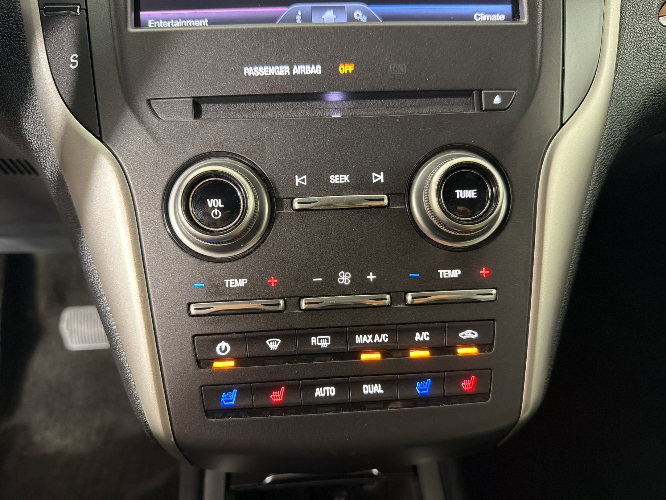 Used 2015 Lincoln MKC FWD w/ Equipment Group 102A Reserve image 19