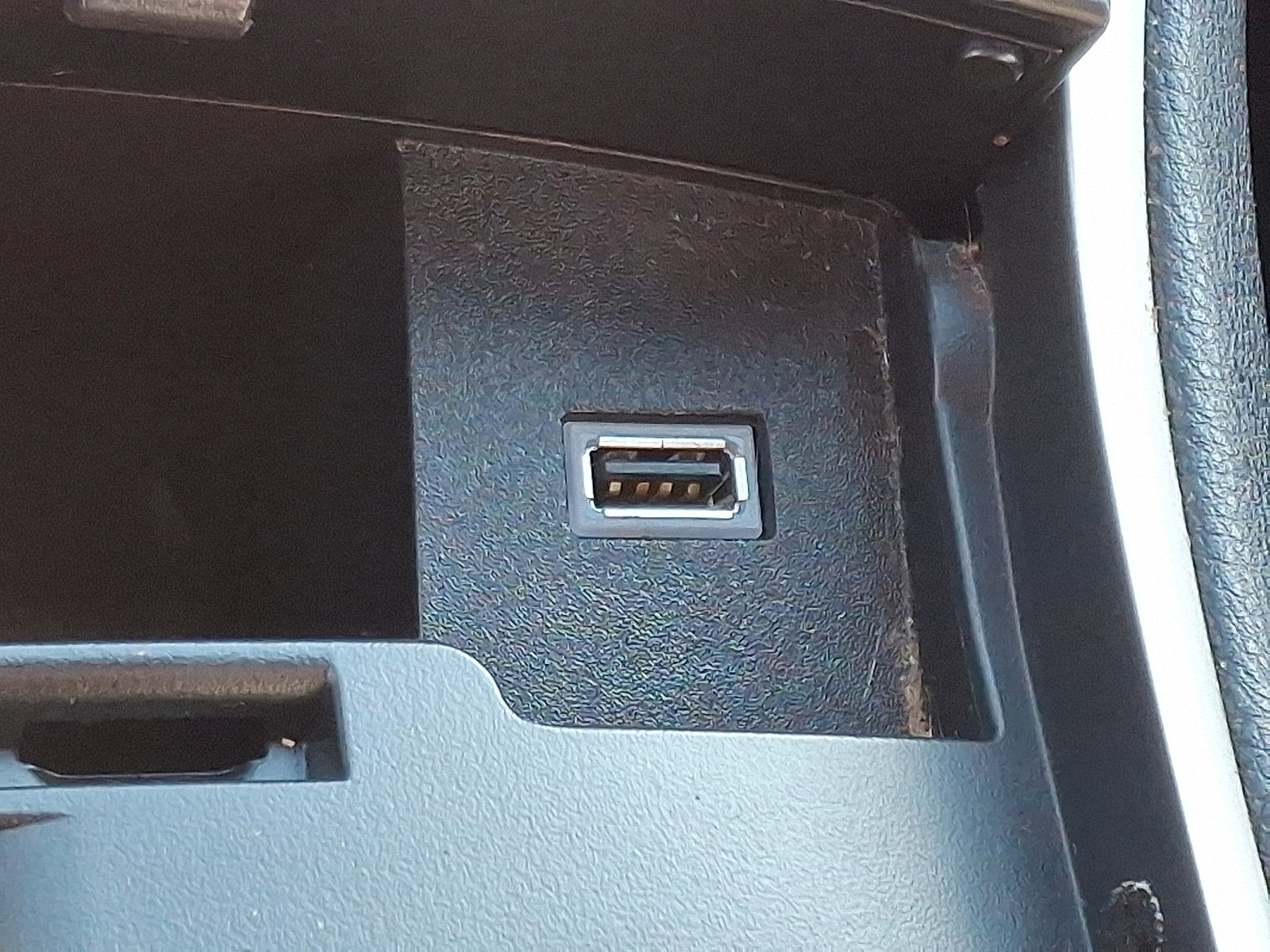 Used 2018 Lincoln MKZ Select w/ Select Plus Package image 26