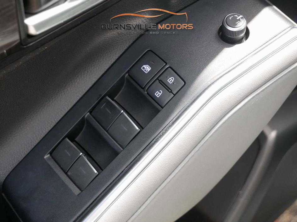 Used 2020 Toyota Highlander Platinum image 16