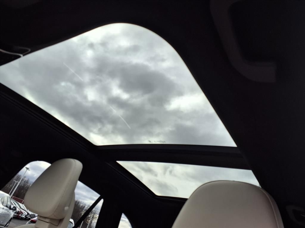 Used 2024 Mercedes-Benz GLC 300 GLC 300 image 6