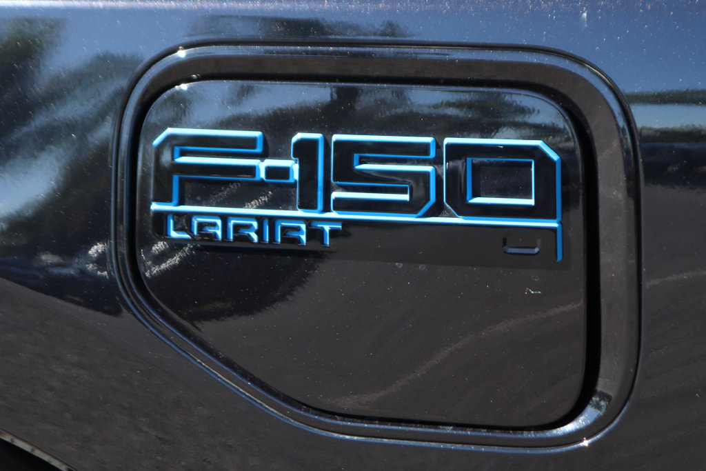 Used 2025 Ford F150 Lightning Lariat AWD/4WD image 49