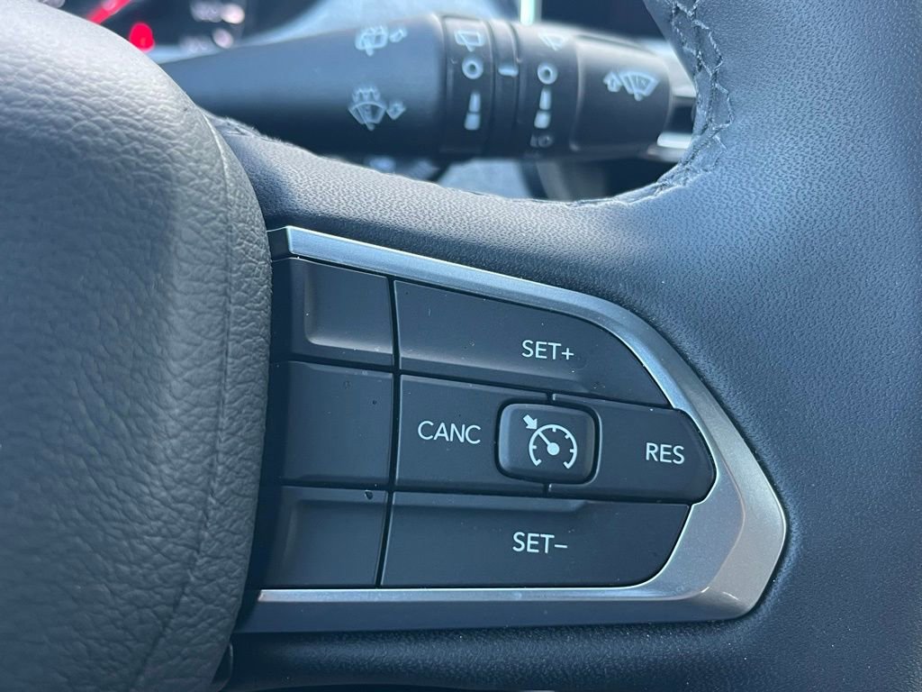 Used 2024 Jeep Compass Latitude image 13