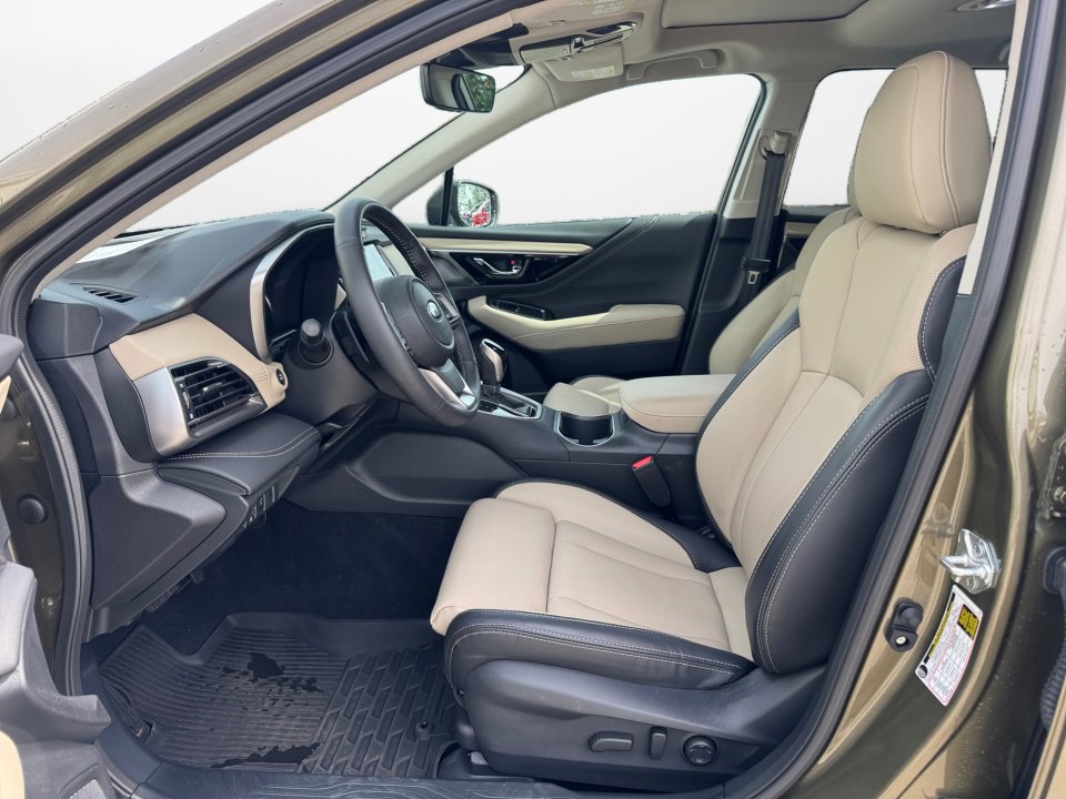 Used 2025 Subaru Outback Limited image 11
