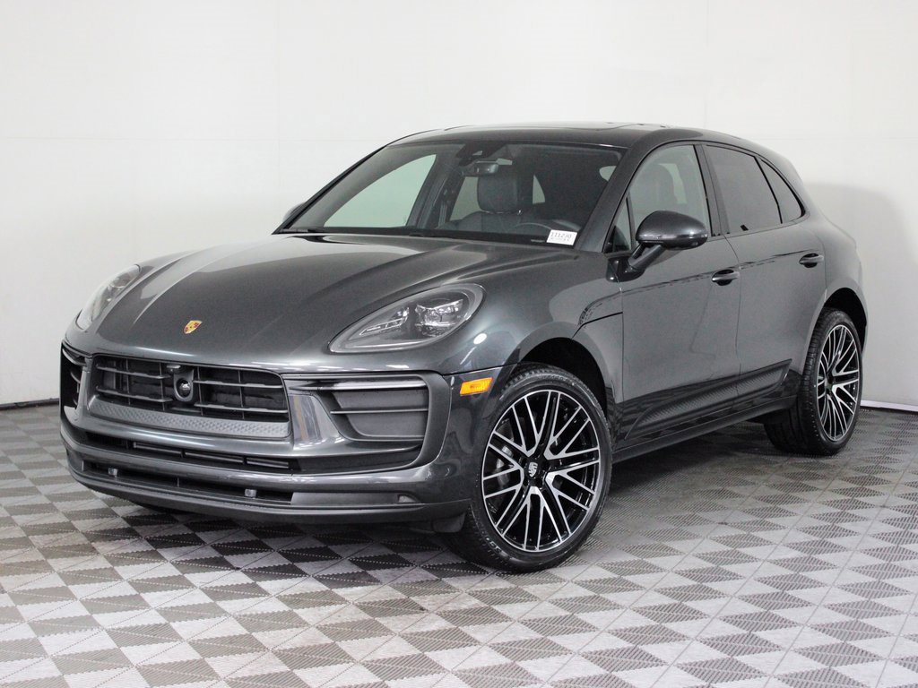 Used 2025 Porsche Macan image 1