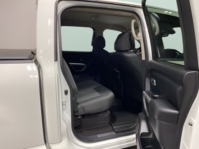Used 2019 Nissan Titan SV w/ SV Convenience Package AWD/4WD image 26