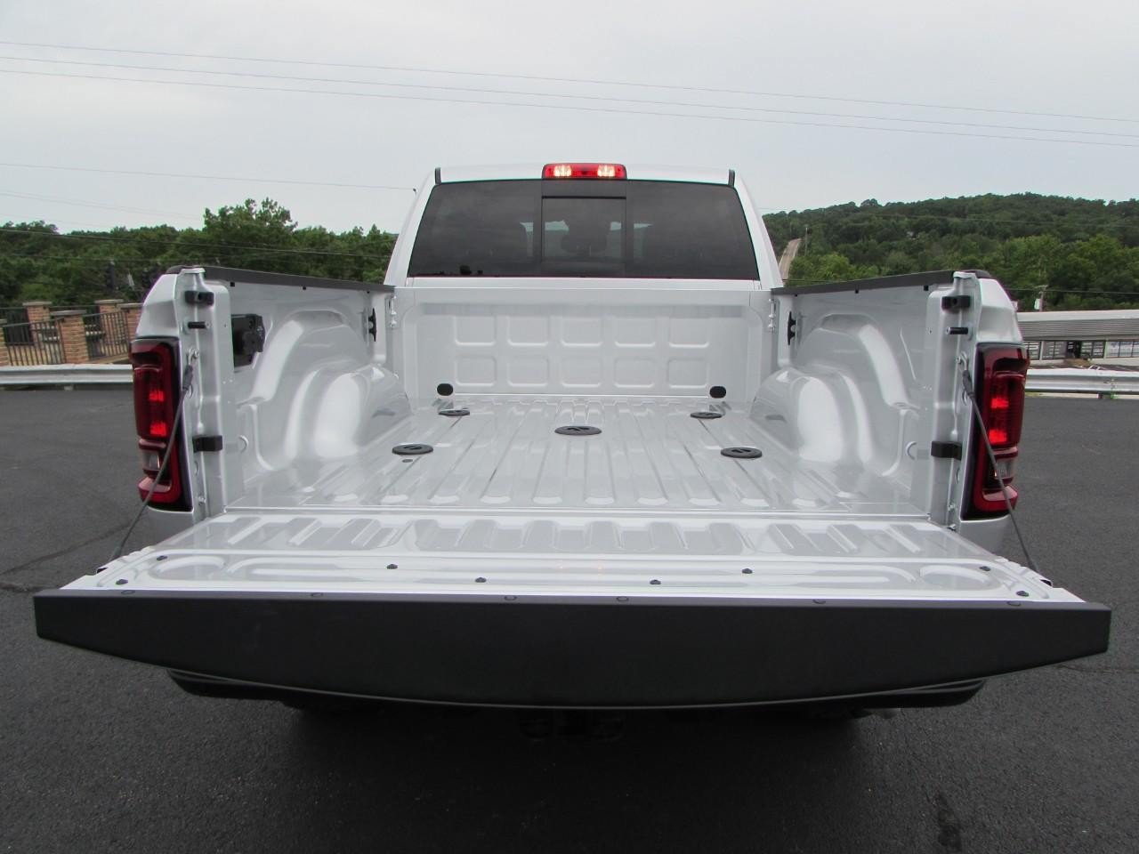 New 2026 RAM 2500 Warlock AWD/4WD image 11