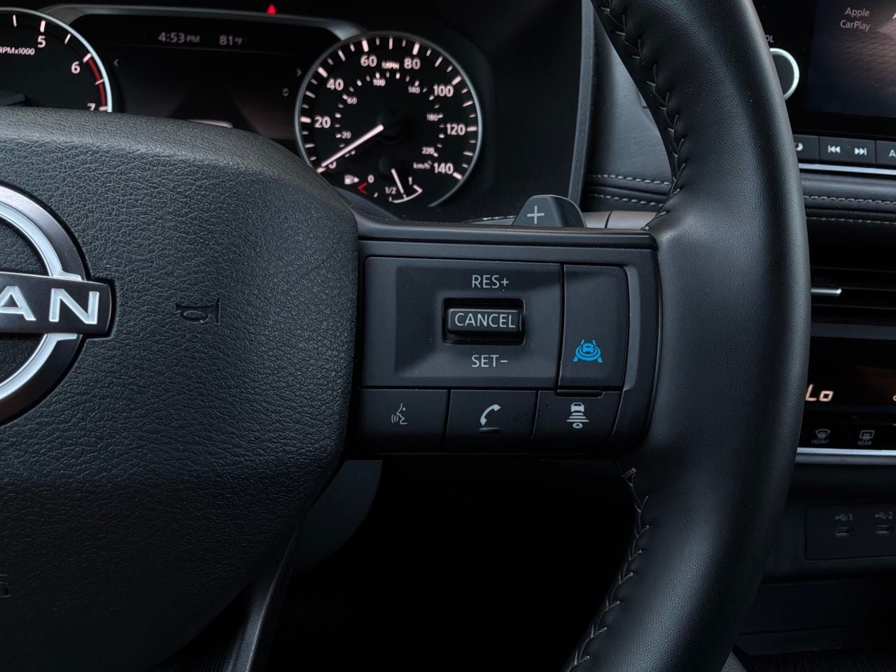 Used 2025 Nissan Rogue SV FWD image 34