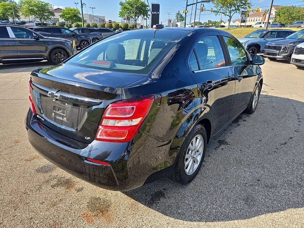 Used 2018 Chevrolet Sonic LT FWD image 3
