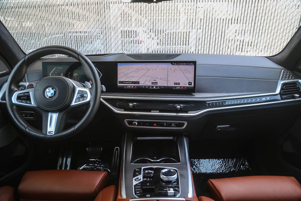 Certified 2024 BMW X7 xDrive40i w/ M Sport Package AWD/4WD image 9