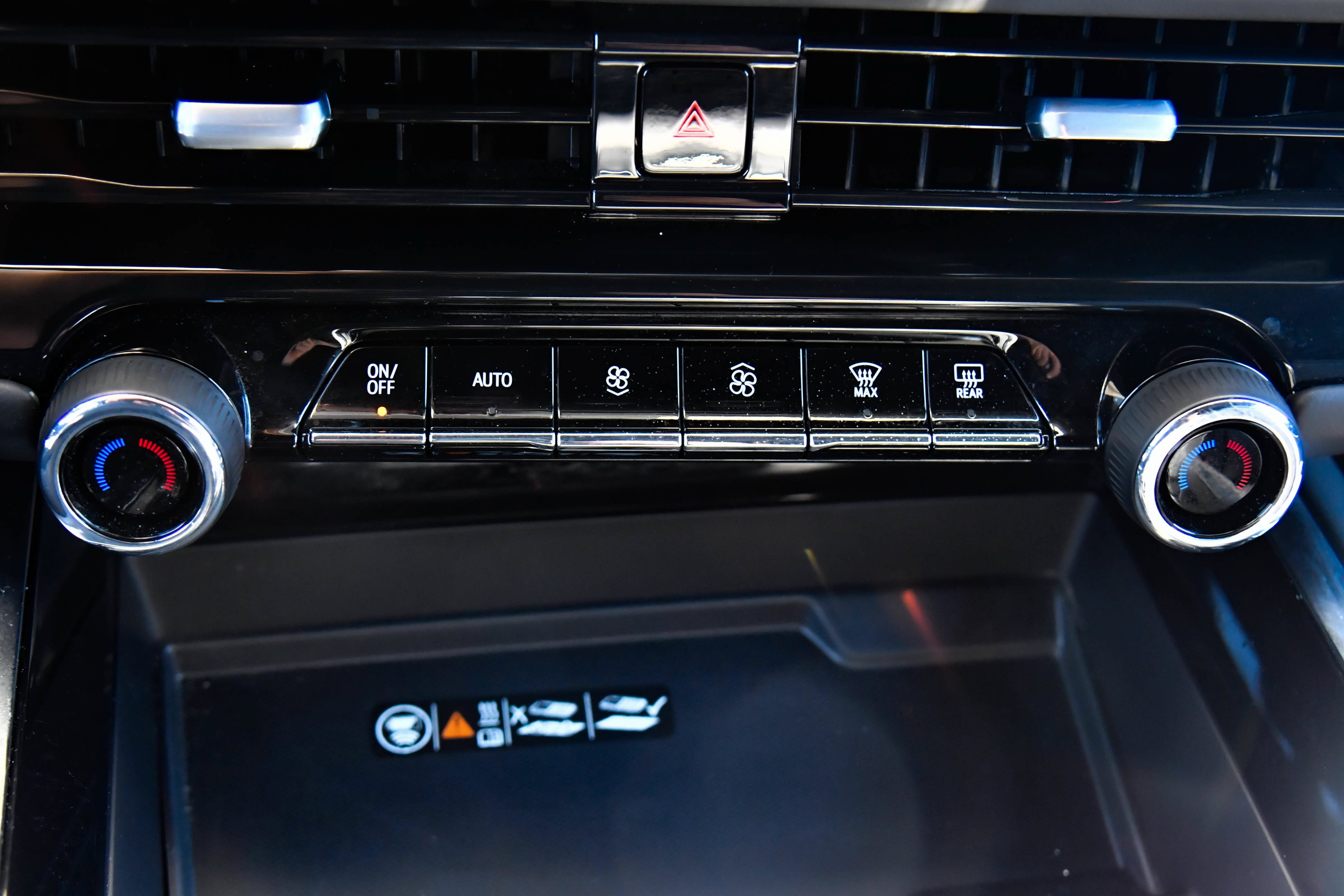 Used 2025 Chevrolet Tahoe LT AWD/4WD image 34