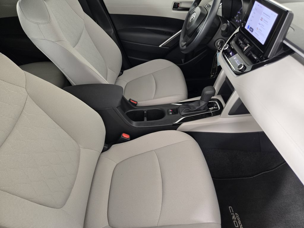 Used 2025 Toyota Corolla Cross L FWD image 15