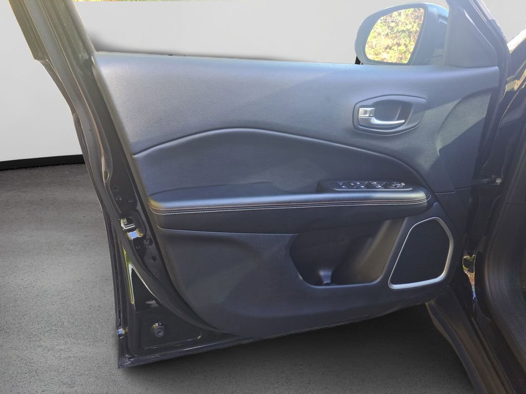 Used 2019 Jeep Compass Latitude image 23