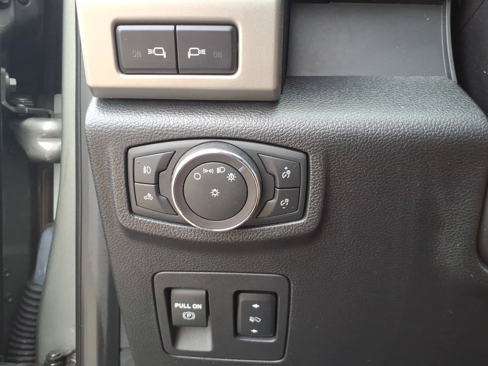 Used 2019 Ford F150 Lariat w/ Equipment Group 502A Luxury AWD/4WD image 15