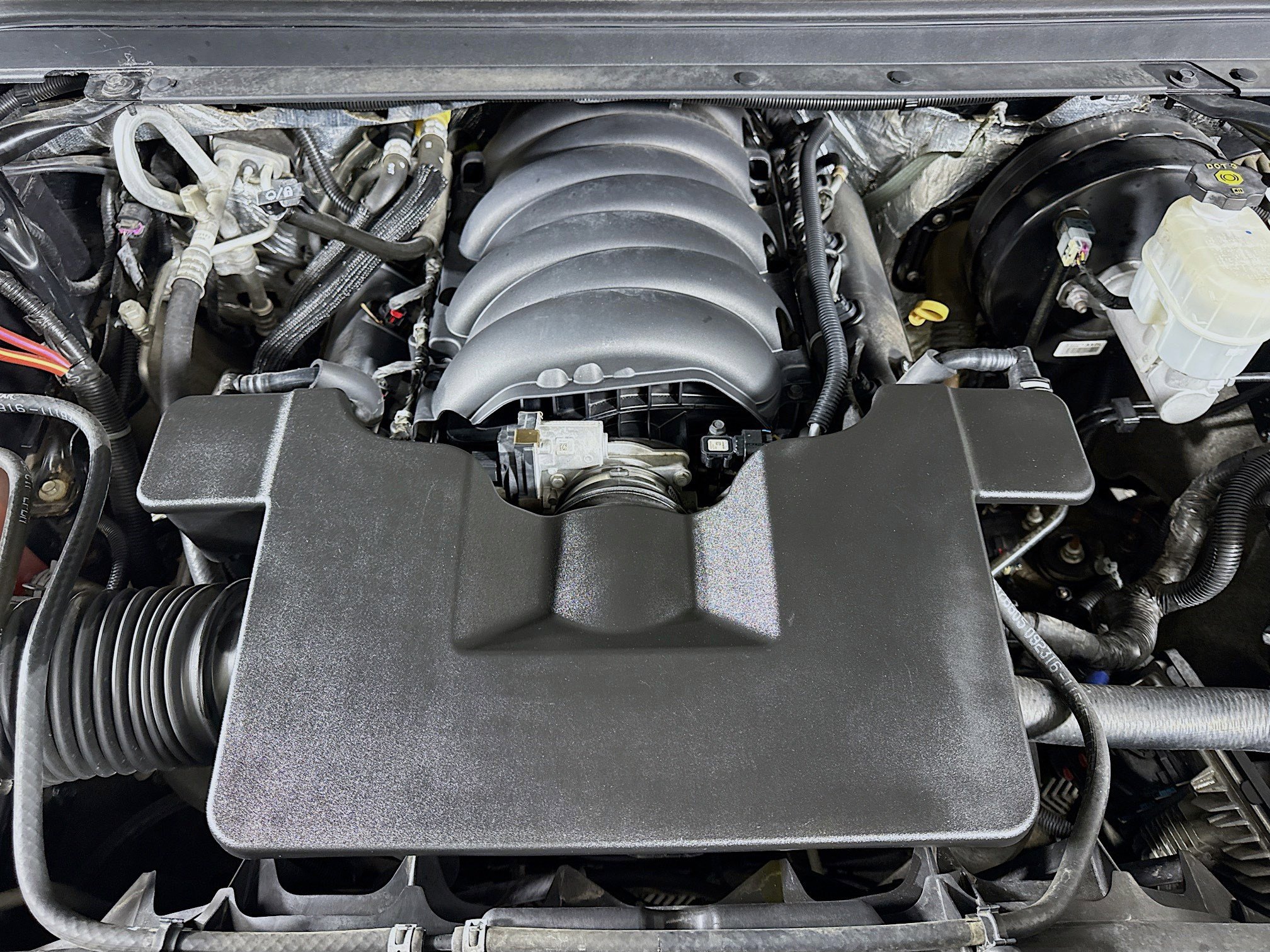 Used 2017 GMC Yukon SLT image 39