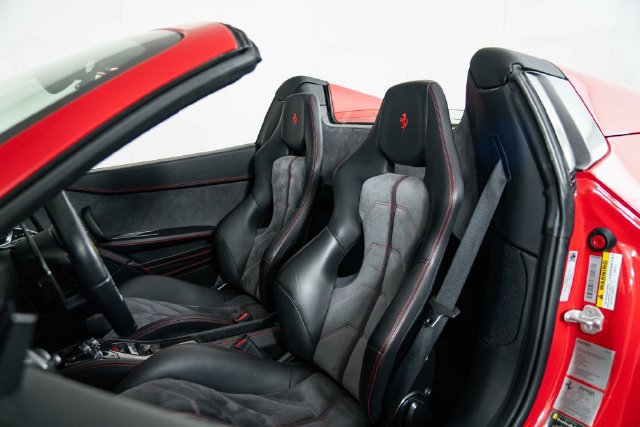 Used 2014 Ferrari 458 Spider RWD image 15