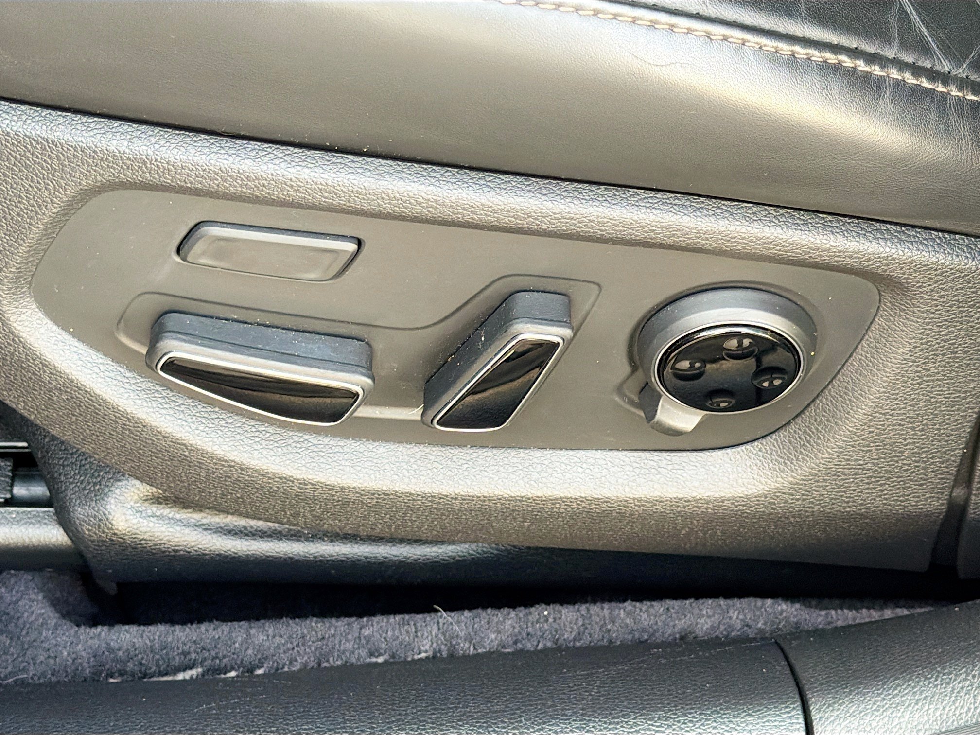 Used 2019 Genesis G80 3.3T Sport RWD image 25